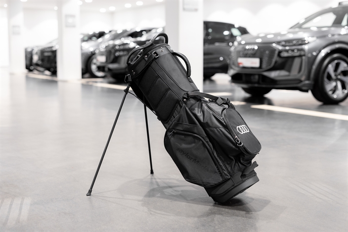 Audi x TaylorMade Pro Stand Golfbag, Sort
