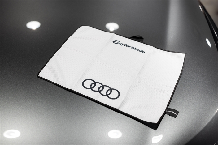 Audi x TaylorMade Mikrofiber Golfhåndklæde
