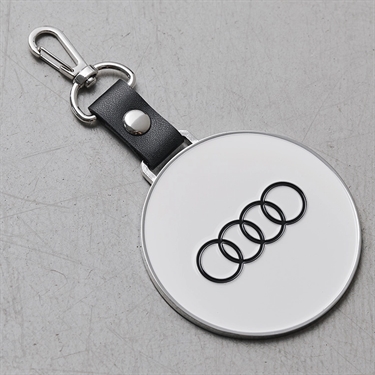 Audi x TaylorMade Metalemblem til Golfbag